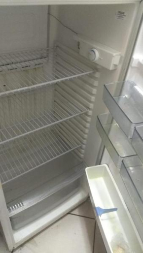 APARTAMENTO 2 QUARTOS , 1 CAMA DE CASAL , DUAS DE SOLTEIRO E UM SOFÁ CAMa